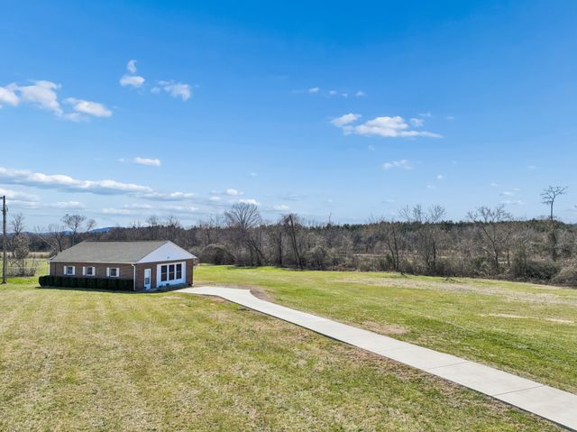 2280 Tuckers Gap Rd, Lebanon, TN 37090