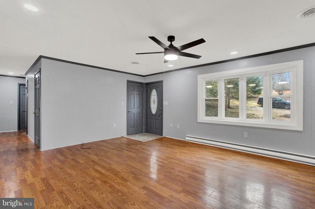 203 PEBBLE LN, Biglerville, PA 17307