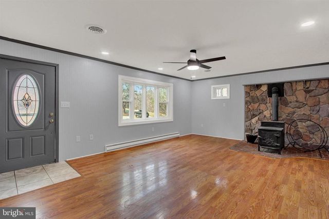 203 PEBBLE LN, Biglerville, PA 17307