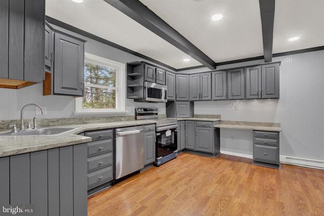 203 PEBBLE LN, Biglerville, PA 17307