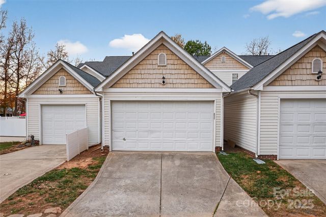 2020 Gable Way Lane, Matthews, NC 28104