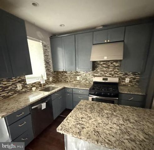 216 S CLINTON ST, Baltimore, MD 21224