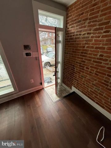 216 S CLINTON ST, Baltimore, MD 21224