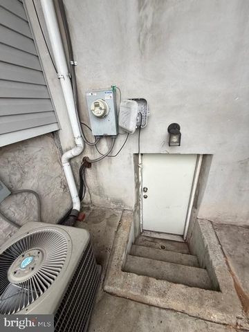 216 S CLINTON ST, Baltimore, MD 21224