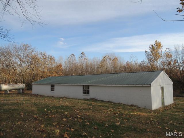 1180 Campground Trail, Greenville, IL 62246