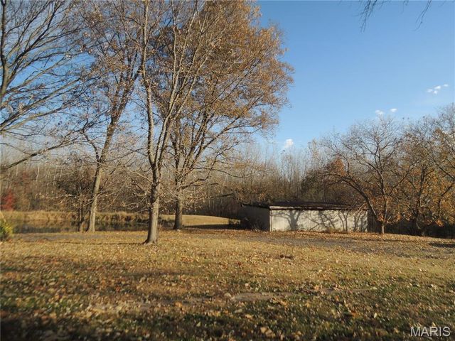 1180 Campground Trail, Greenville, IL 62246