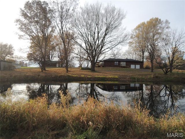 1180 Campground Trail, Greenville, IL 62246