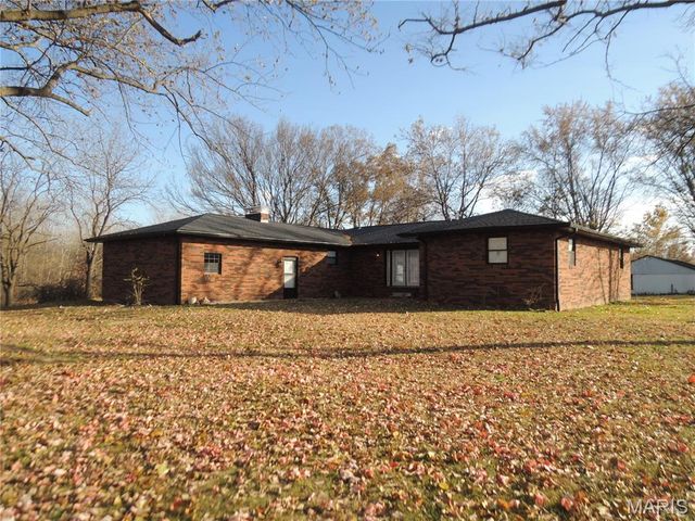 1180 Campground Trail, Greenville, IL 62246