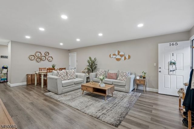 165 Godwin Ave, Paterson City, NJ 07501