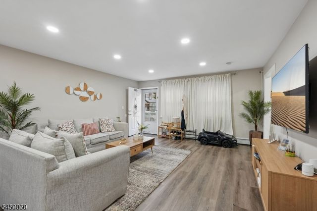 165 Godwin Ave, Paterson City, NJ 07501