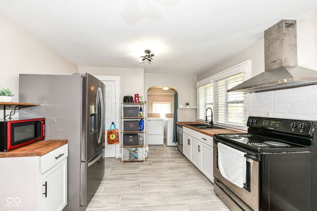 3559 Carrollton Avenue, Indianapolis, IN 46205