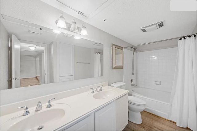 2277 S Kirkwood Road 1101, Houston, TX 77077