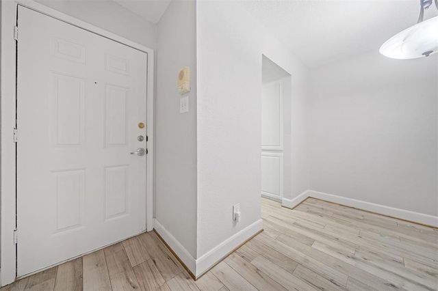 2277 S Kirkwood Road 1101, Houston, TX 77077