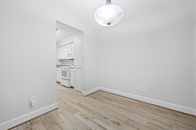 2277 S Kirkwood Road 1101, Houston, TX 77077