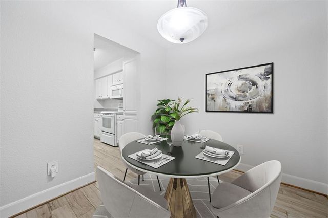 2277 S Kirkwood Road 1101, Houston, TX 77077