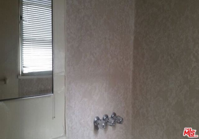 665 S Cochran Avenue 104, Los Angeles, CA 90036