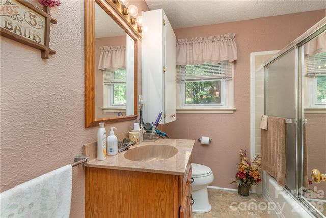 96 Tower Lane, Waynesville, NC 28786