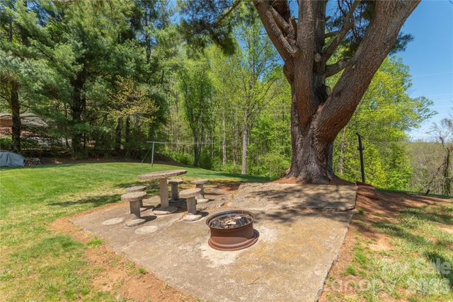 96 Tower Lane, Waynesville, NC 28786