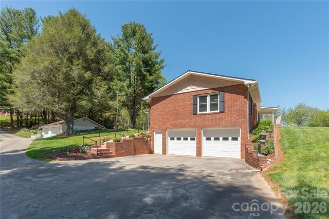 96 Tower Lane, Waynesville, NC 28786