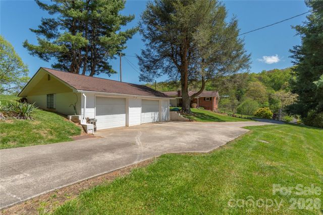 96 Tower Lane, Waynesville, NC 28786