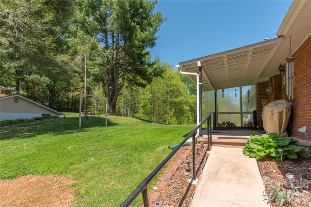 96 Tower Lane, Waynesville, NC 28786