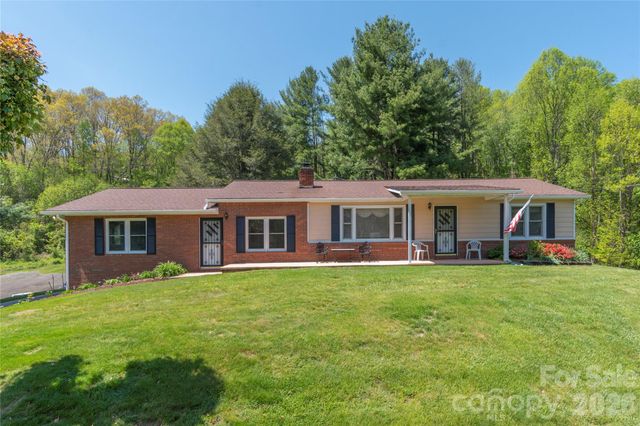 96 Tower Lane, Waynesville, NC 28786