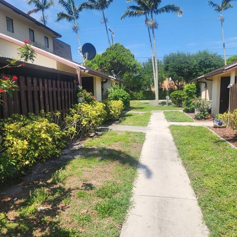 2985 Genoa Place, West Palm Beach, FL 33406