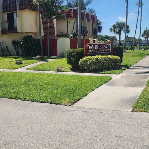 2985 Genoa Place, West Palm Beach, FL 33406
