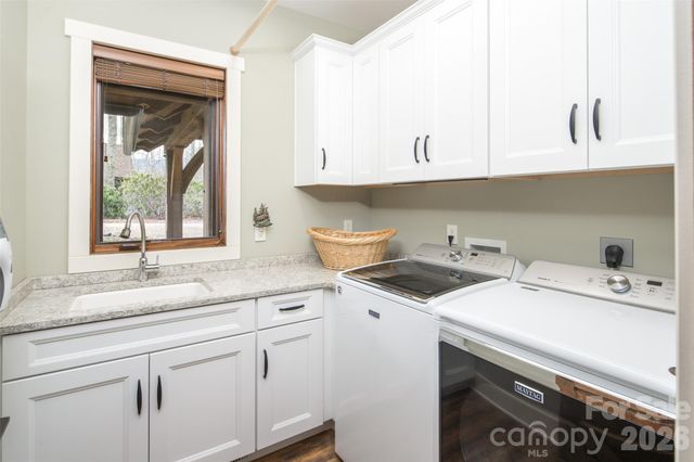 1220 Sweetgrass Drive, Blowing Rock, NC 28605