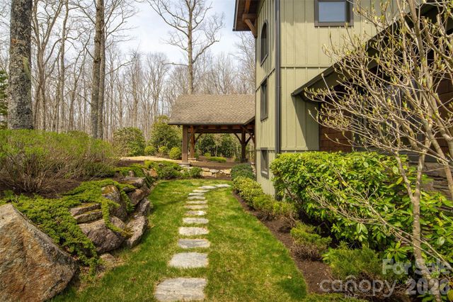 1220 Sweetgrass Drive, Blowing Rock, NC 28605
