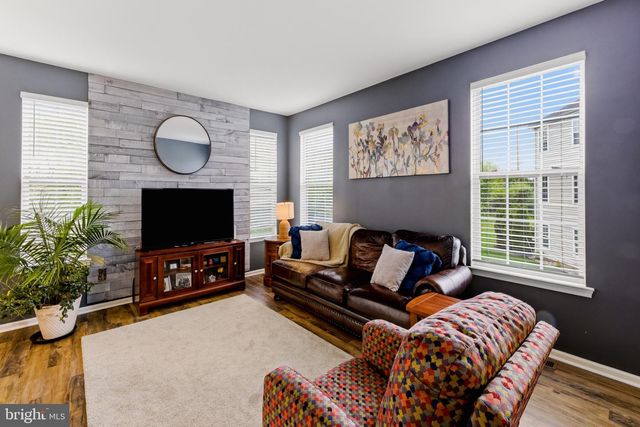 155 ACORN DR, Mount Royal, NJ 08061