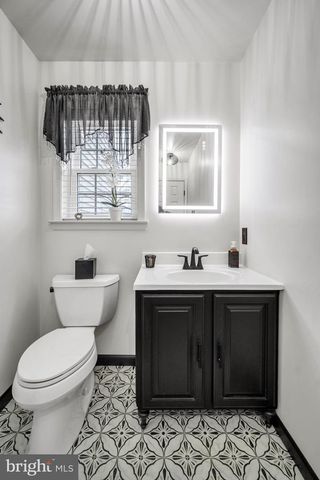 721 LOCUST LN, Ambler, PA 19002