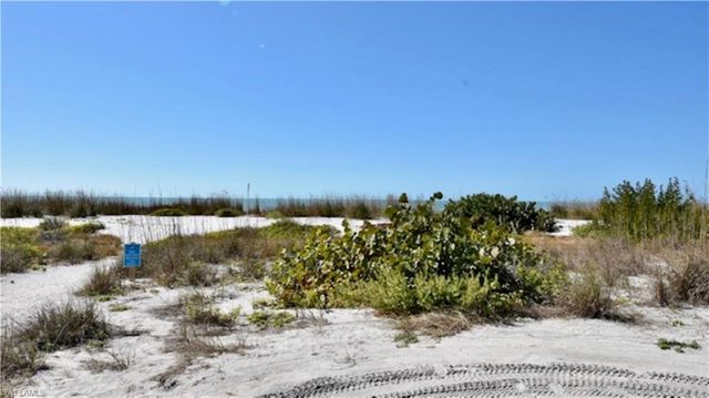 1828 Buckthorn LN, Sanibel, FL 33957