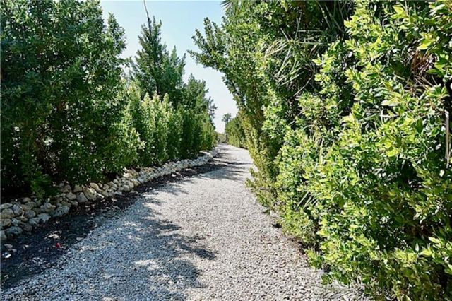 1828 Buckthorn LN, Sanibel, FL 33957