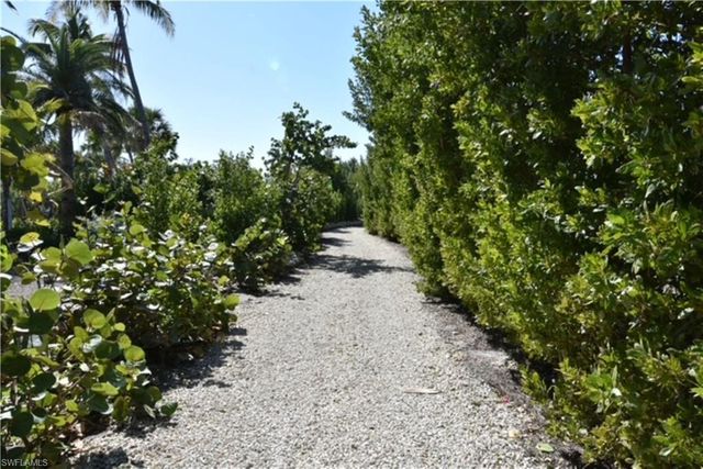 1828 Buckthorn LN, Sanibel, FL 33957