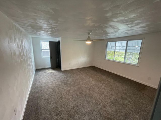 1371 Crucible St, Crafton Heights, PA 15220