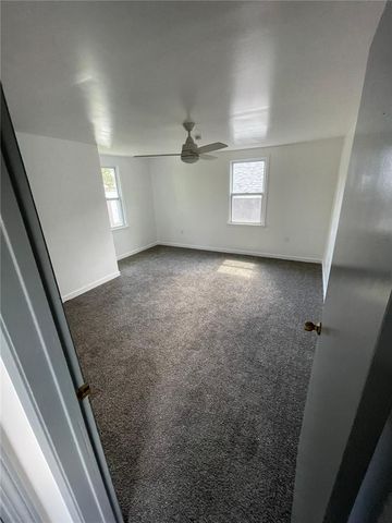1371 Crucible St, Crafton Heights, PA 15220