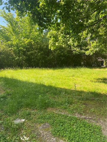 1371 Crucible St, Crafton Heights, PA 15220