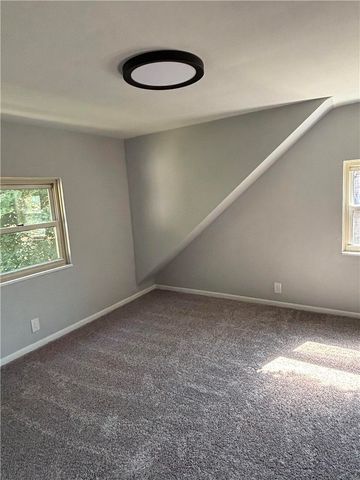 1371 Crucible St, Crafton Heights, PA 15220