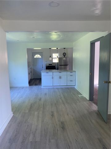 1371 Crucible St, Crafton Heights, PA 15220