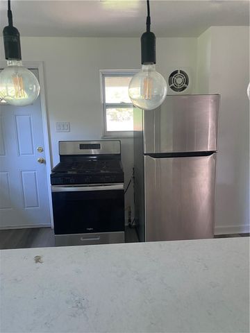 1371 Crucible St, Crafton Heights, PA 15220