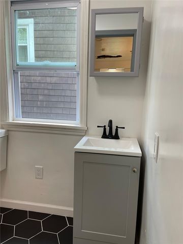 1371 Crucible St, Crafton Heights, PA 15220
