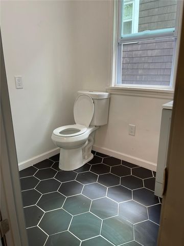 1371 Crucible St, Crafton Heights, PA 15220