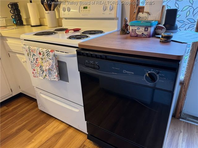 1416 Ravinia Road, Charleston, WV 25314