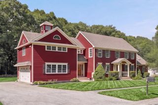 12 Merrifields St, Rowley, MA 01969