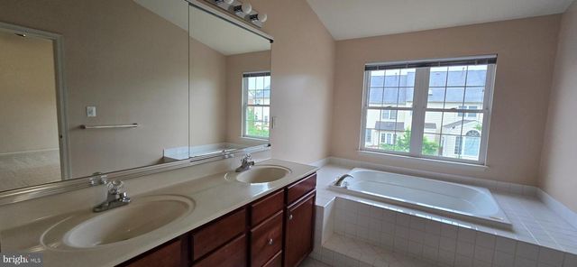 22614 WELBORNE MANOR SQ, Ashburn, VA 20148