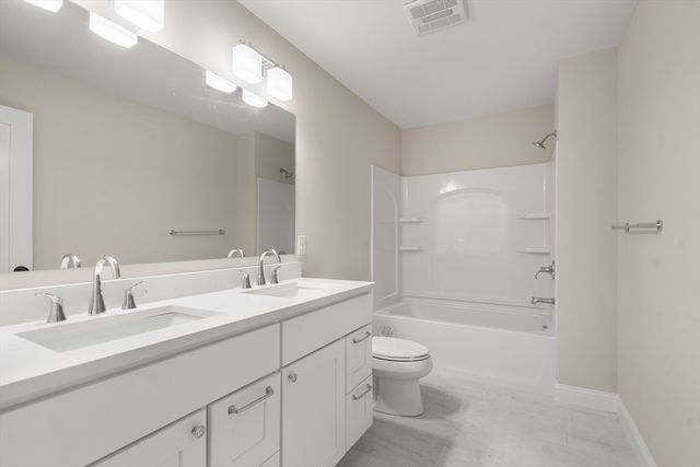 18 Danielles Way, Worcester, MA 01606