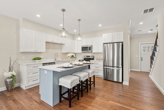 18 Danielles Way, Worcester, MA 01606