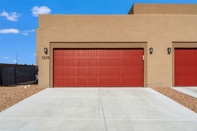 5238 Gold Hill Lane, Santa Fe, NM 87507