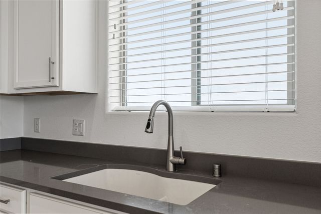 5238 Gold Hill Lane, Santa Fe, NM 87507